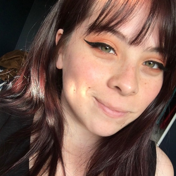 Meet your Posher, Linda - Picture 1 of 1